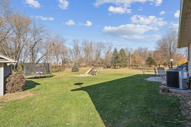 1215 3rd St NE, Oelwein, IA 50662