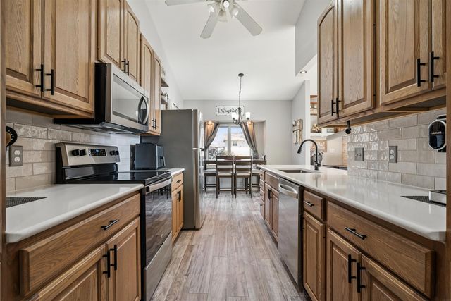 1215 3rd St NE, Oelwein, IA 50662