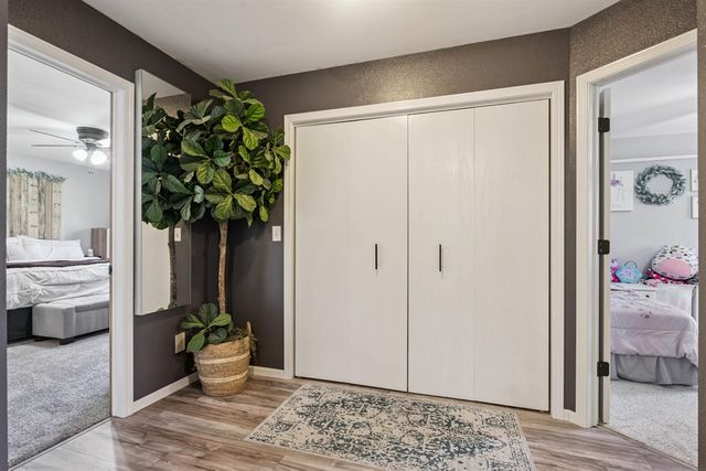 1215 3rd St NE, Oelwein, IA 50662