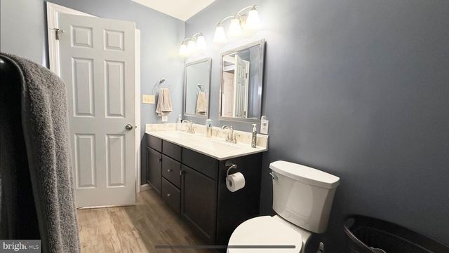 100 MEADOWCROFT DR, Lancaster, PA 17603