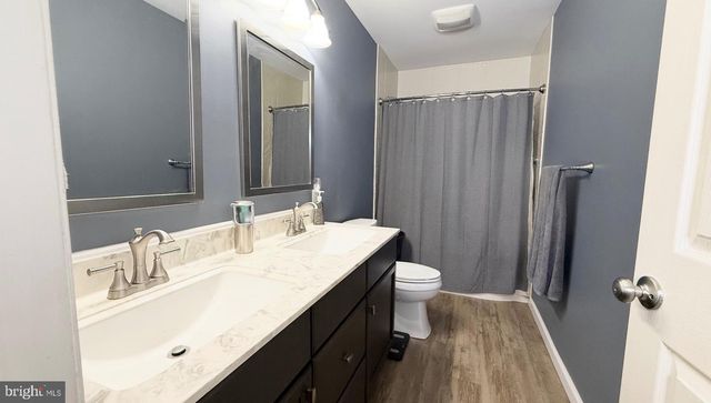 100 MEADOWCROFT DR, Lancaster, PA 17603