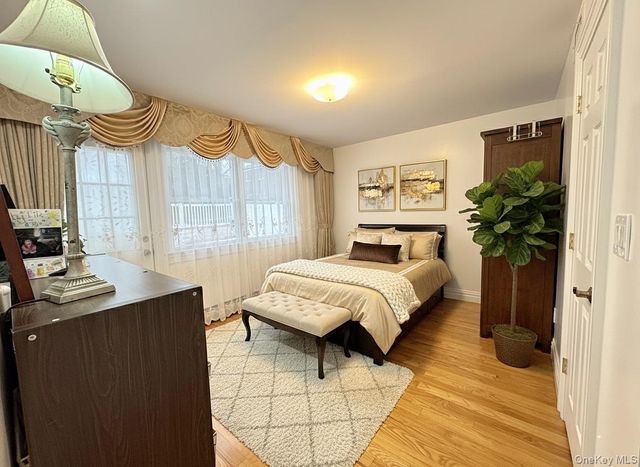 253-12 58 Avenue, Little Neck, NY 11362