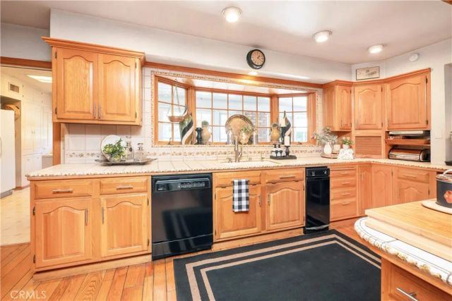 3152 Parkside Drive, San Bernardino, CA 92404