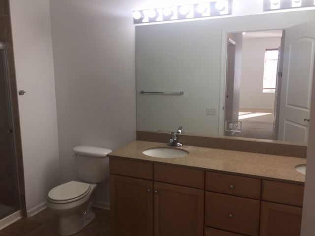 755 DIAMOND LAKE Road 304, Mundelein, IL 60060