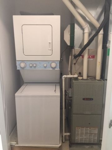 755 DIAMOND LAKE Road 304, Mundelein, IL 60060