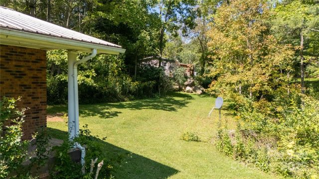 208 Murdock Road, Bakersville, NC 28705