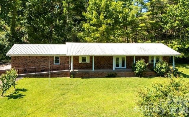 208 Murdock Road, Bakersville, NC 28705