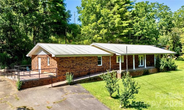 208 Murdock Road, Bakersville, NC 28705