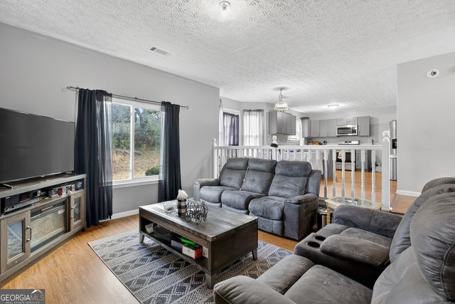 2792 Brandon Lake Drive, Snellville, GA 30039