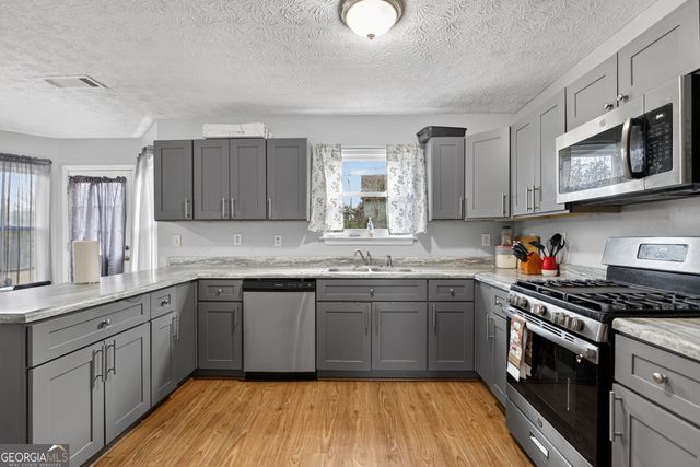 2792 Brandon Lake Drive, Snellville, GA 30039