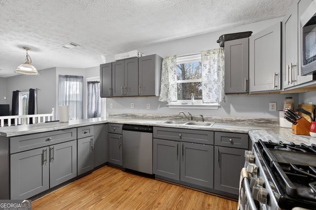 2792 Brandon Lake Drive, Snellville, GA 30039