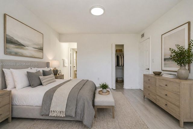 8401 NW 8 ST 401, Miami, FL 33126