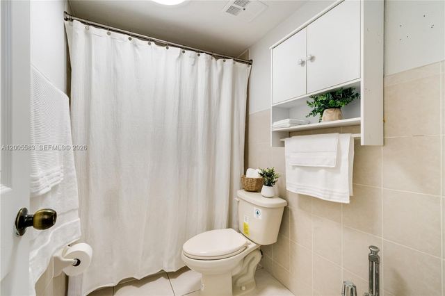 8401 NW 8 ST 401, Miami, FL 33126