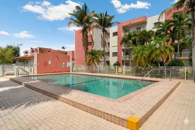 8401 NW 8 ST 401, Miami, FL 33126