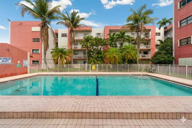 8401 NW 8 ST 401, Miami, FL 33126