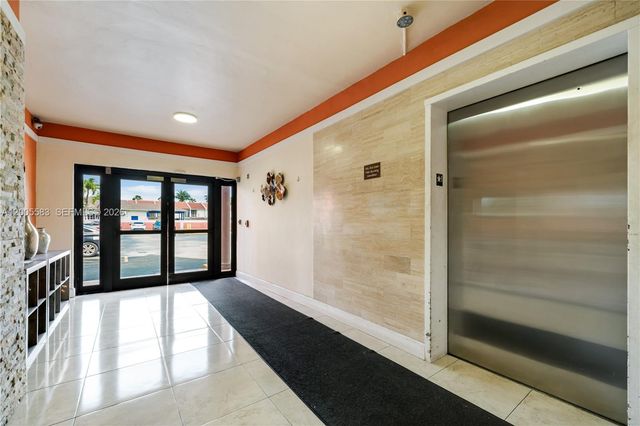 8401 NW 8 ST 401, Miami, FL 33126