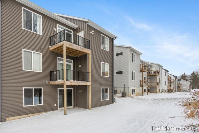 2247 Watertown Way, Grand Rapids, MI 49505