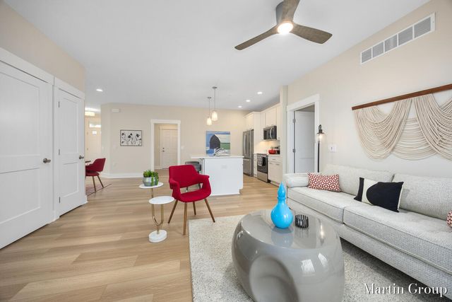 2247 Watertown Way, Grand Rapids, MI 49505