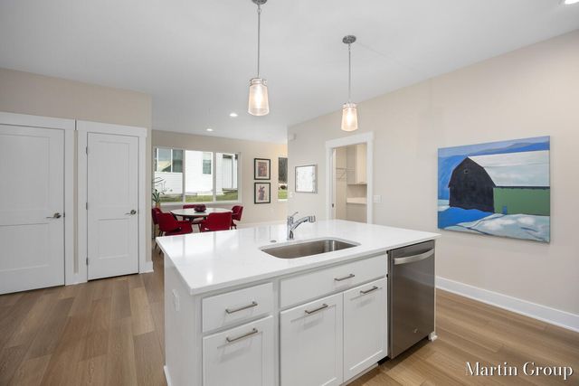 2247 Watertown Way, Grand Rapids, MI 49505