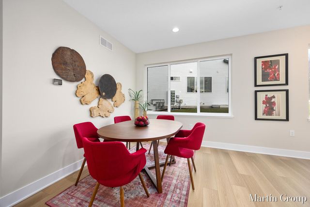 2247 Watertown Way, Grand Rapids, MI 49505