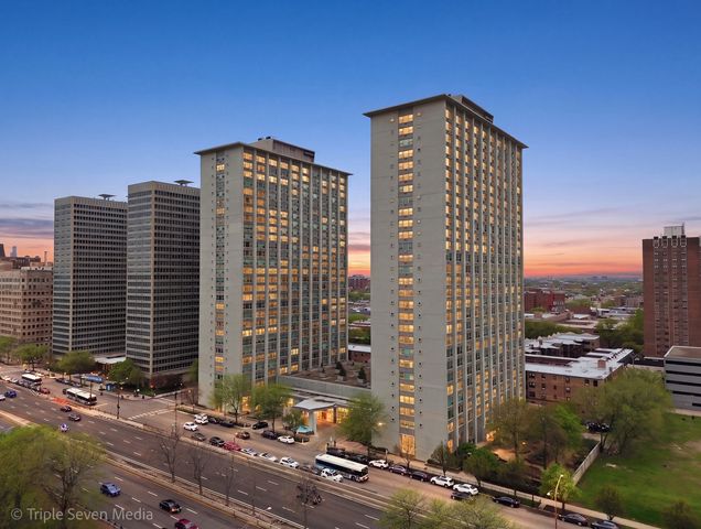 3600 N Lake Shore Drive 709, Chicago, IL 60613