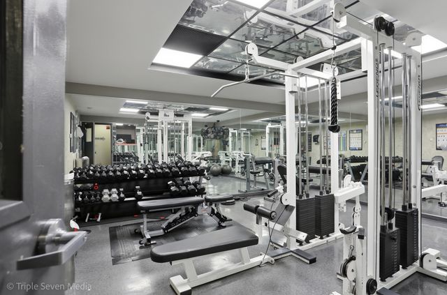 3600 N Lake Shore Drive 709, Chicago, IL 60613