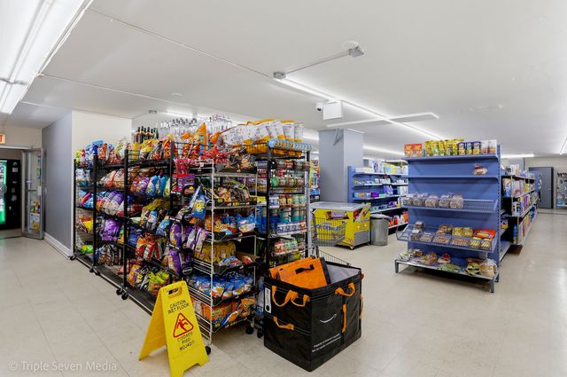 3600 N Lake Shore Drive 709, Chicago, IL 60613