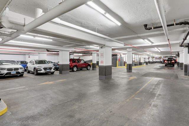 3600 N Lake Shore Drive 709, Chicago, IL 60613