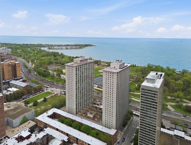 3600 N Lake Shore Drive 709, Chicago, IL 60613