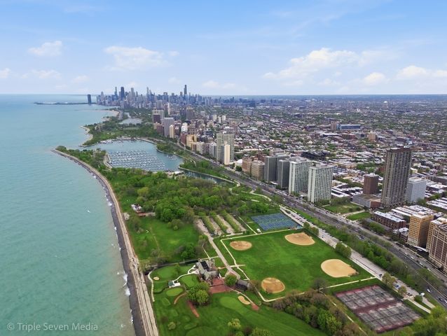 3600 N Lake Shore Drive 709, Chicago, IL 60613