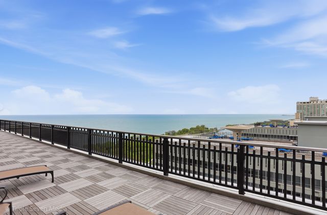 3600 N Lake Shore Drive 709, Chicago, IL 60613