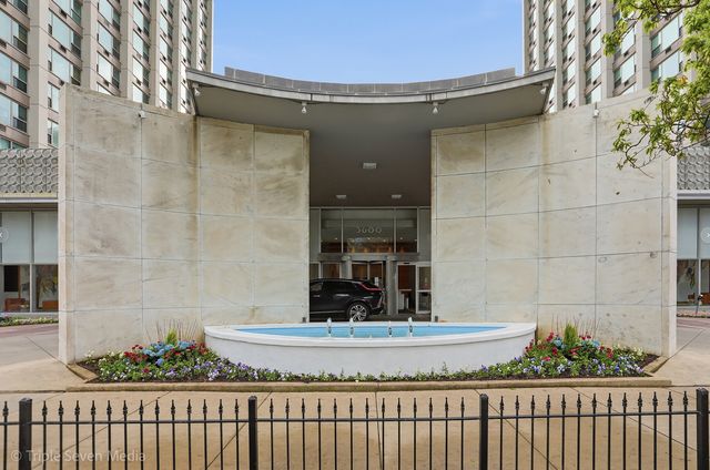 3600 N Lake Shore Drive 709, Chicago, IL 60613
