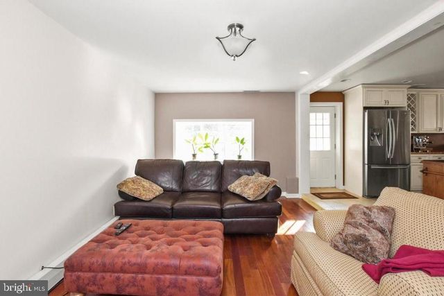 40 TRENT RD, Wynnewood, PA 19096