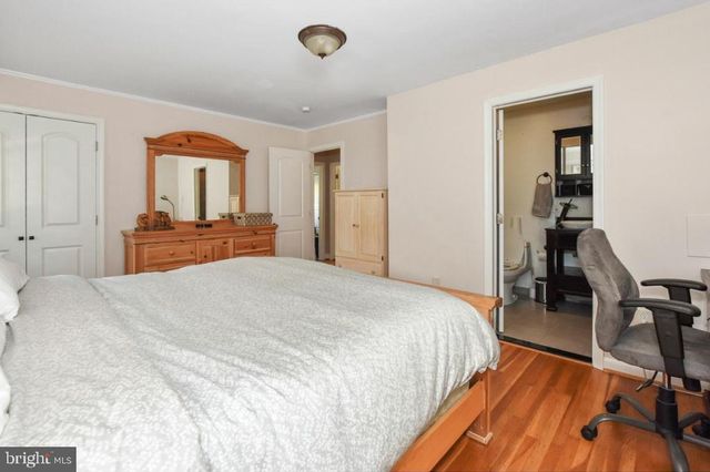 40 TRENT RD, Wynnewood, PA 19096