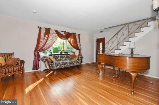 40 TRENT RD, Wynnewood, PA 19096