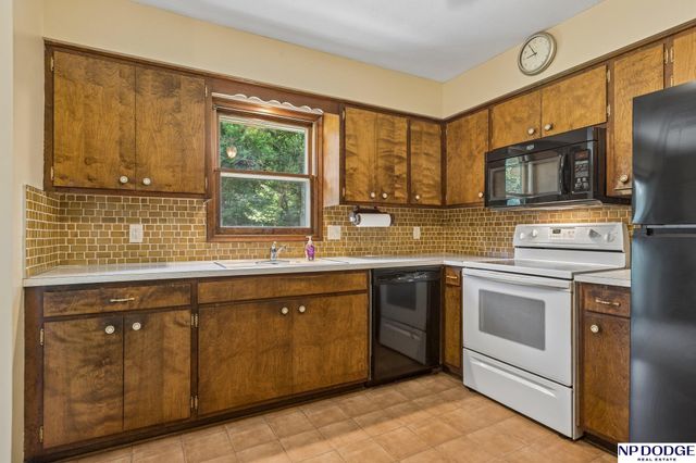 7305 Washington Street, Ralston, NE 68127
