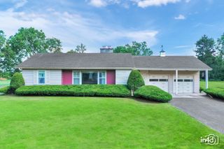 74 Wilmette Drive, Oswego, IL 60543