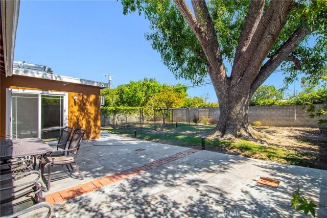 6162 Peterson, Woodland Hills, CA 91367
