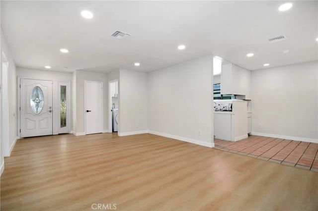 6162 Peterson, Woodland Hills, CA 91367