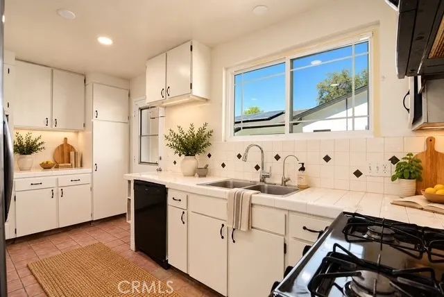 6162 Peterson, Woodland Hills, CA 91367