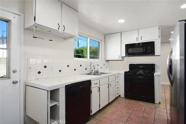 6162 Peterson, Woodland Hills, CA 91367