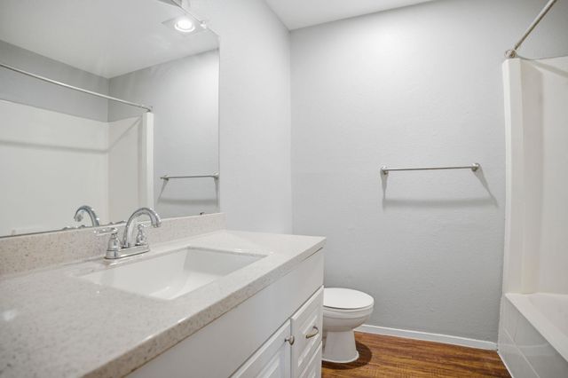 5204 Nuckols Crossing RD B, Austin, TX 78744