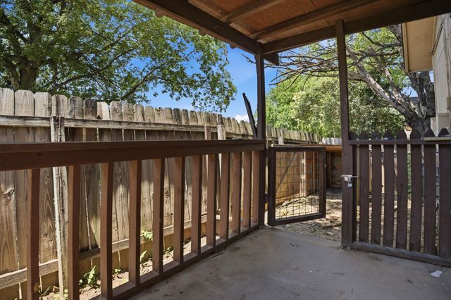 5204 Nuckols Crossing RD B, Austin, TX 78744