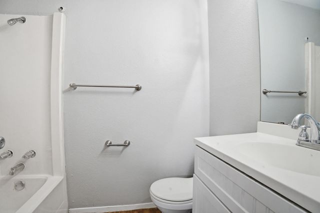 5204 Nuckols Crossing RD B, Austin, TX 78744