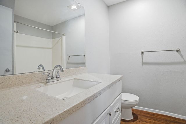 5204 Nuckols Crossing RD B, Austin, TX 78744