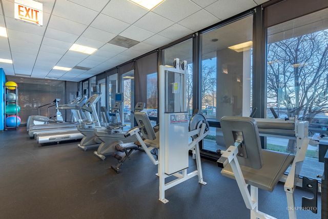 6700 S South Shore Drive 22B, Chicago, IL 60649