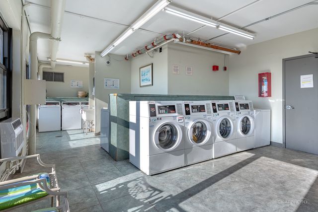 6700 S South Shore Drive 22B, Chicago, IL 60649