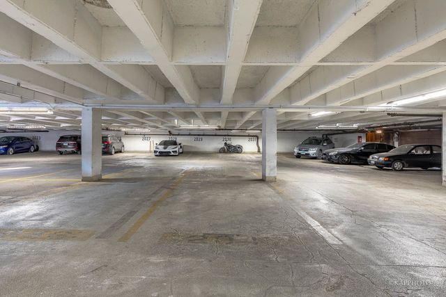 6700 S South Shore Drive 22B, Chicago, IL 60649