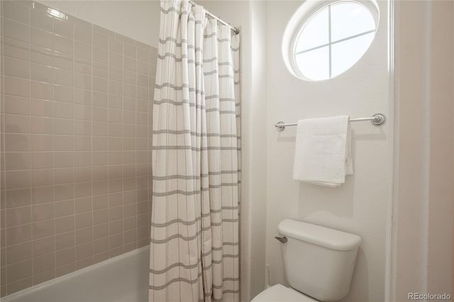 2550 Shadecrest Place, Littleton, CO 80126