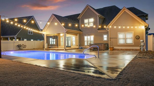 76 Tuscany Village Drive, Ringgold, GA 30736